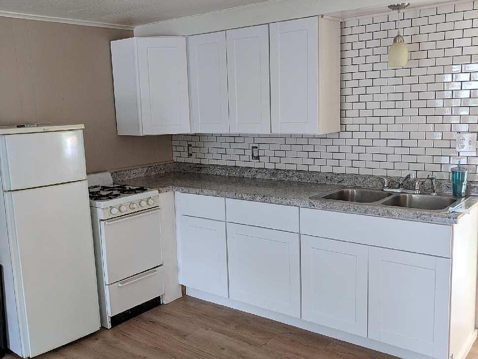 1st image of 318 Conneaut Ave
