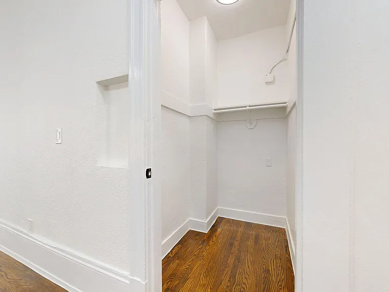 1060 Bush Street — Photo 21