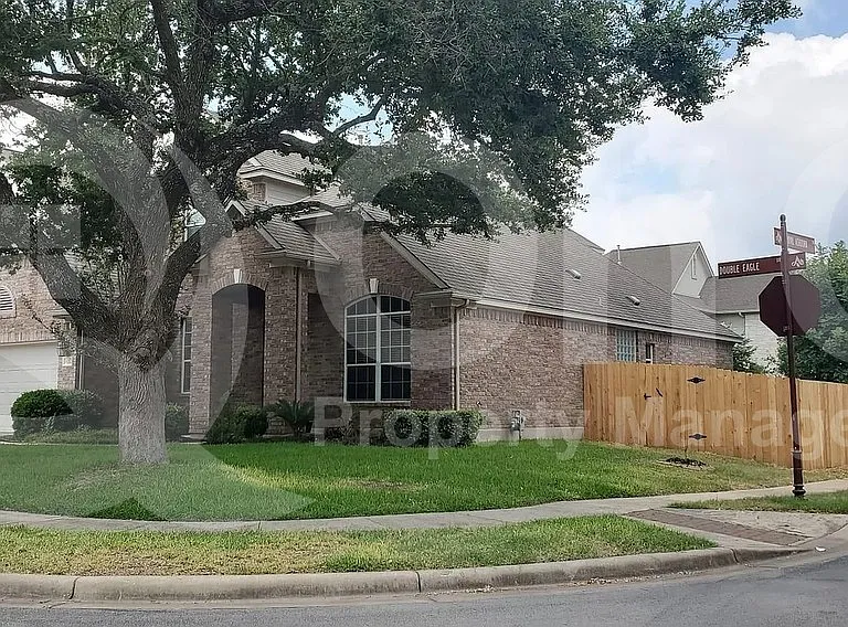 16212 Double Eagle Dr — Photo 3