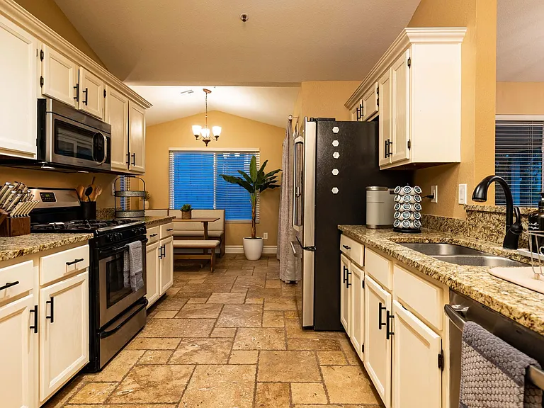 10371 E Davenport Dr — Photo 26