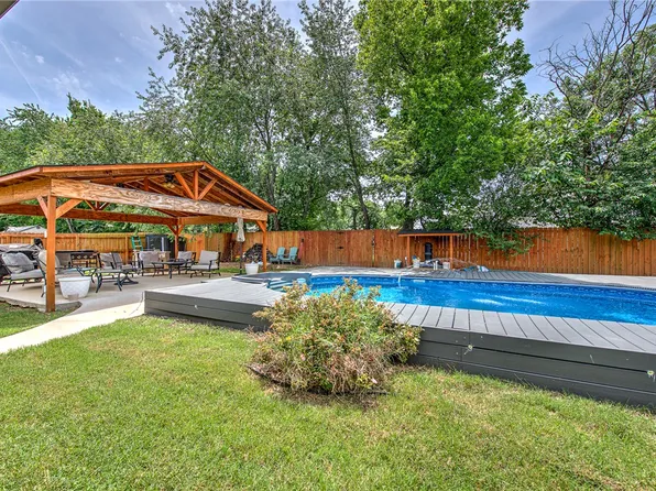455 Windgate Rd, Farmington, AR 72730