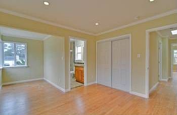 4th image of 708 Washington St