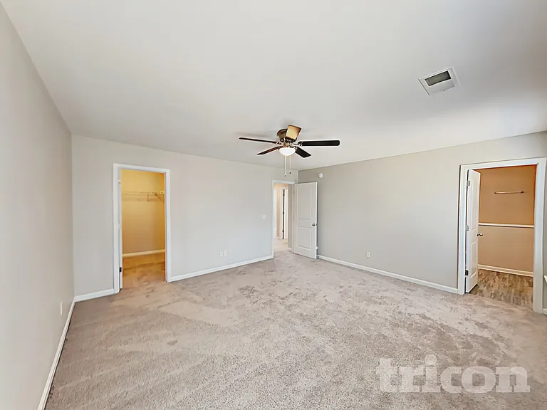 304 Longfellows Ln — Photo 4