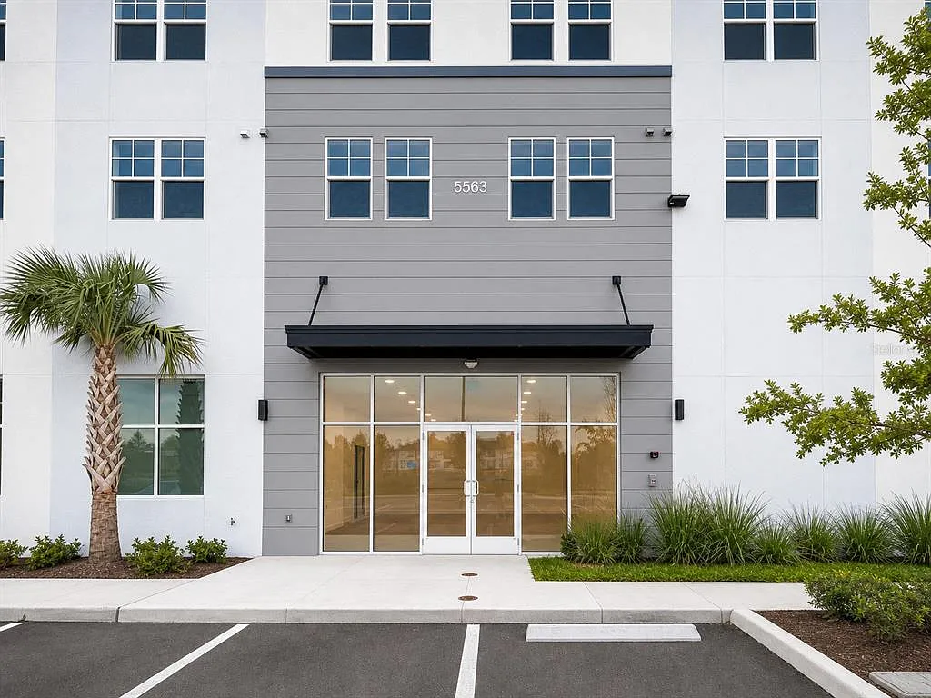 2 bed, 2.0 bath, 1023 sqft, $1,645 — Photo 1