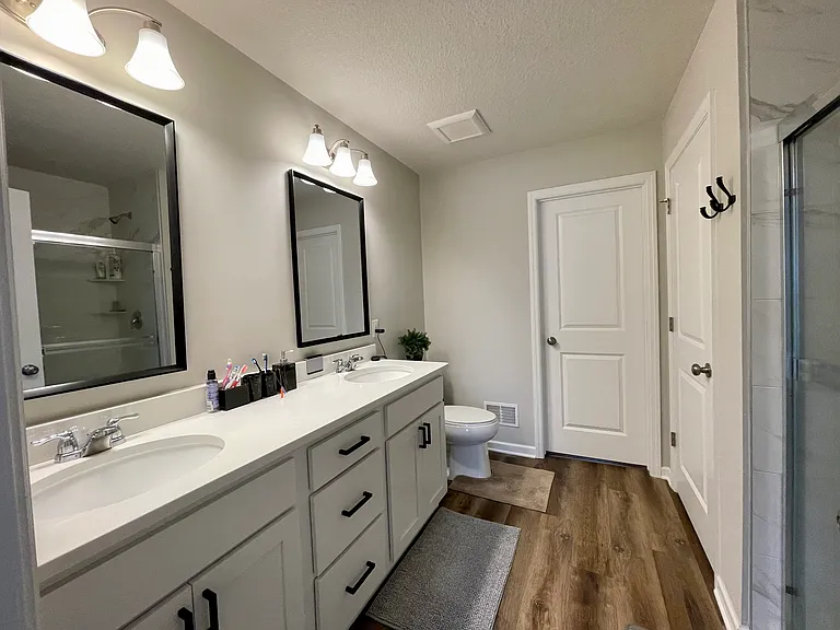 Main bathroom