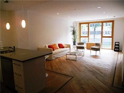 2nd image of 122 Adelphi St #3A