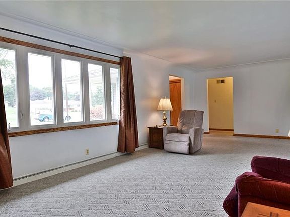 5th image of 886 Lynita Dr NE
