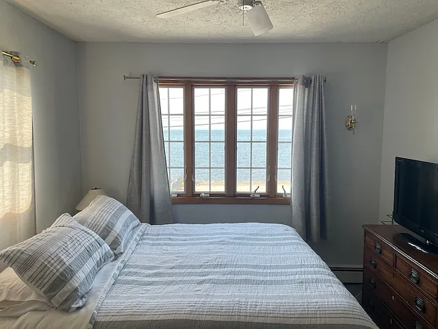 2230 Fairfield Beach Rd — Photo 6