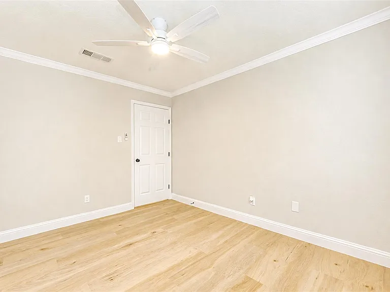 4911 Fairdale St — Photo 21