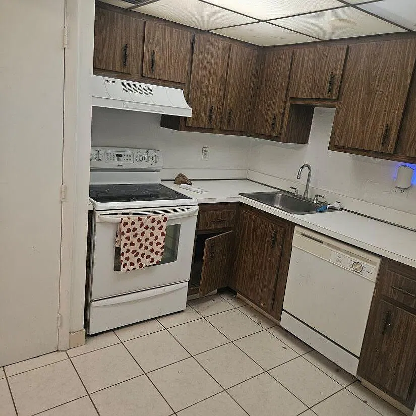 2 bed, 2.0 bath, 972 sqft, $1,625 — Photo 3