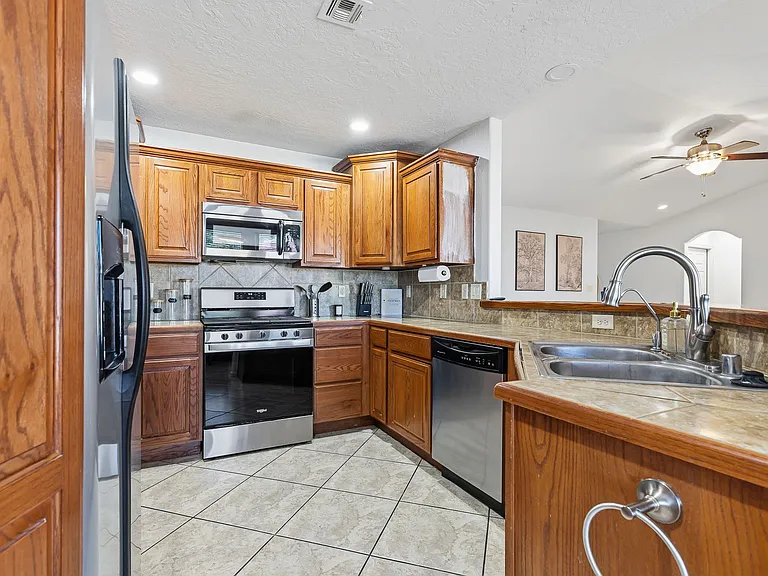 600 Coronado Dr — Photo 11