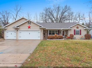 1410 Alcan Dr, Menasha, WI 54952