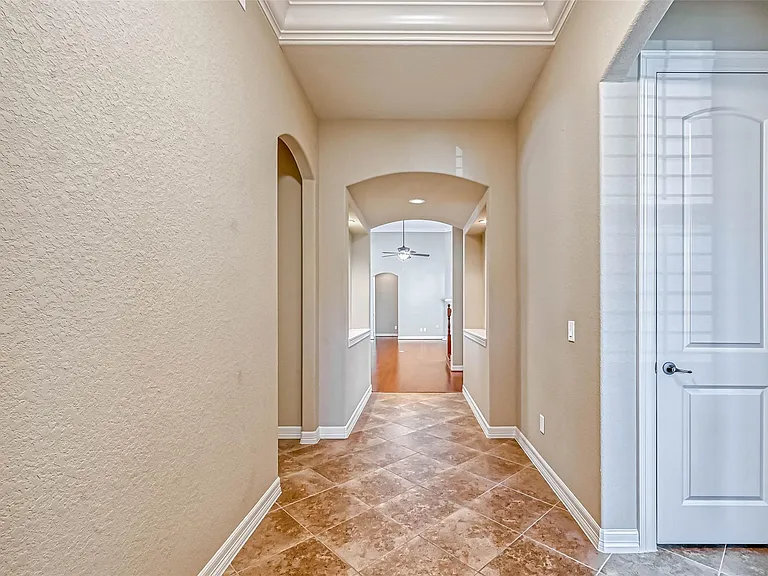 5014 Fairford Dr — Photo 5
