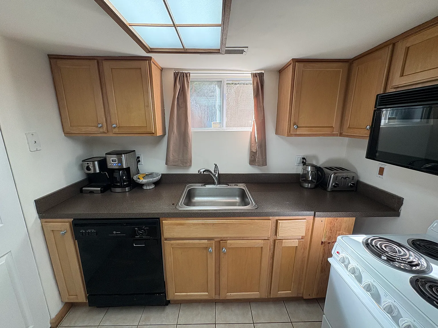 6212 Macarthur Blvd — Photo 2