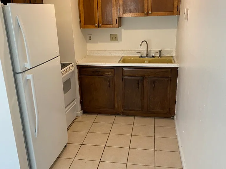 402 S Kendrick Ave — Photo 4