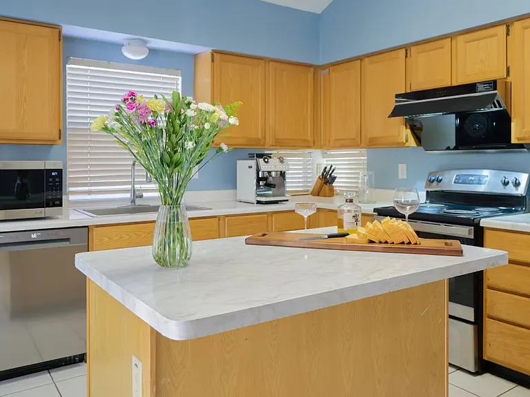 1317 N Palmsprings Dr — Photo 4