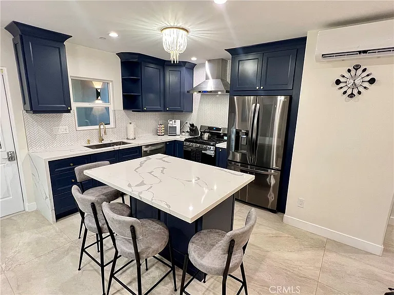 23443 Balmoral Ln — Photo 13