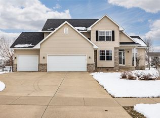 355 Brougham Rd, Robins, IA 52328