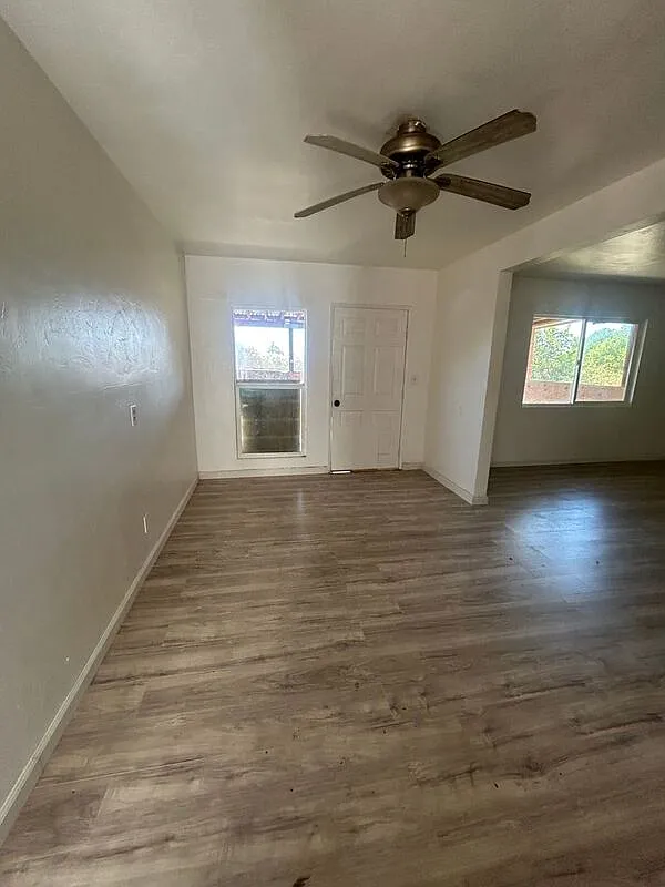 3 bed, 2.0 bath, 1800 sqft, $3,000 — Photo 3