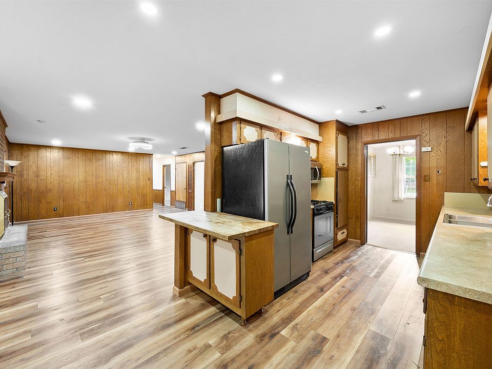 1st image of 536 Forrest Ln
