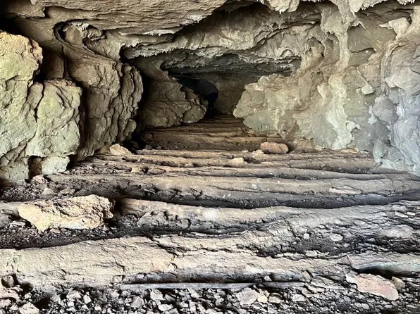 34992 Edwards Ave, Edwards, MO 65326