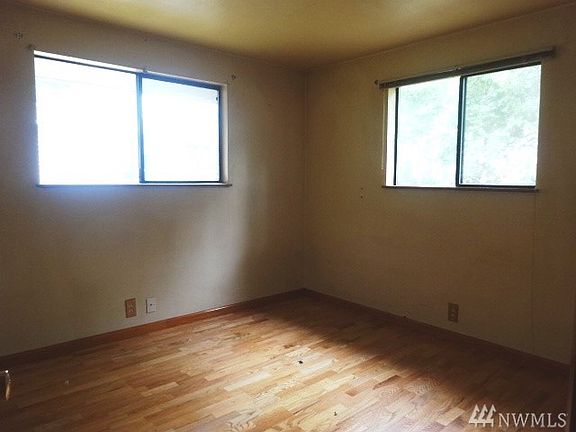 3rd image of 3011 S 274th St