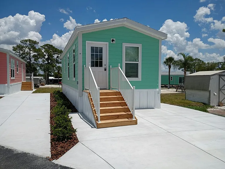 Sunshine MH & RV Resort — Photo 99