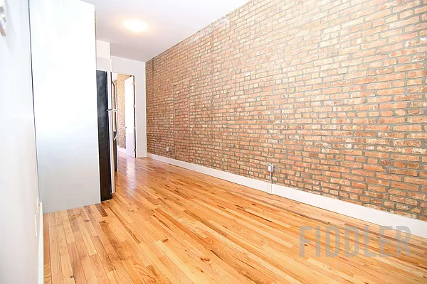 Rented by Fiddler Realty | media 19