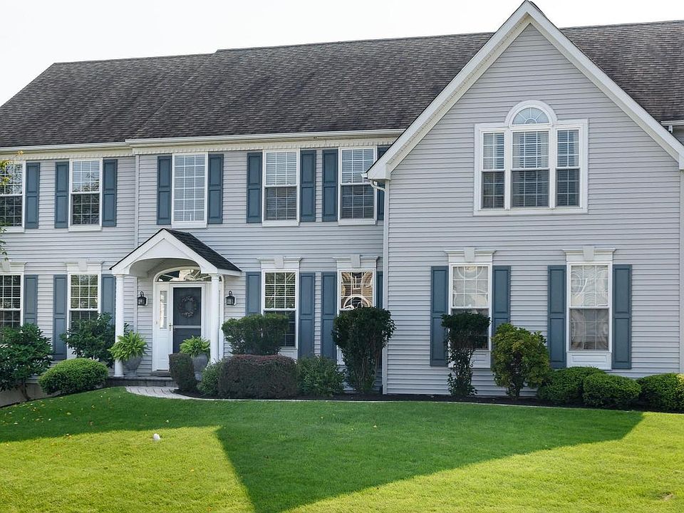 1st image of 108 Cherry Grove Ln