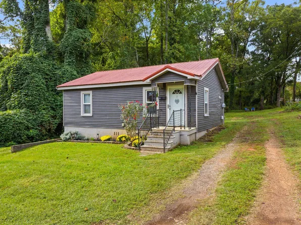 10 Hollywood St, Inman, SC 29349