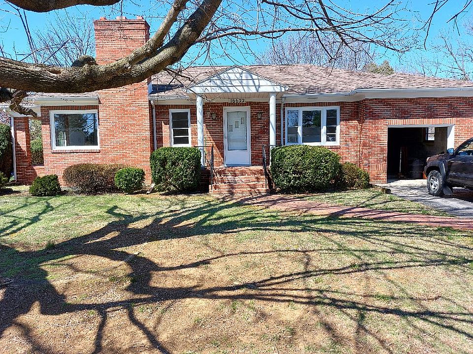 3 bdrm 1 acre lot 1595 sq.ft