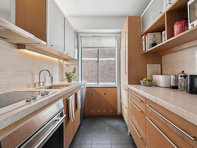 420 E 58th St #23BC — Photo 3
