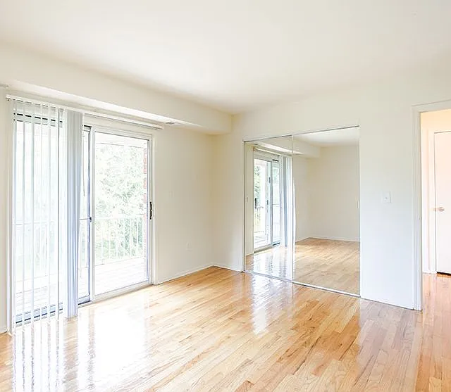 Brick Gardens Apartments — Photo 18