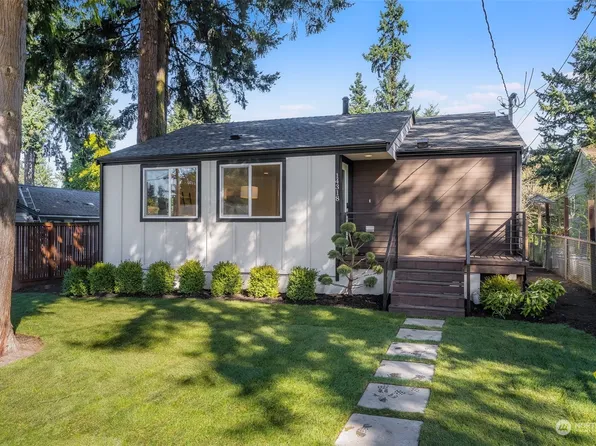 14318 Densmore Avenue N, Seattle, WA 98133