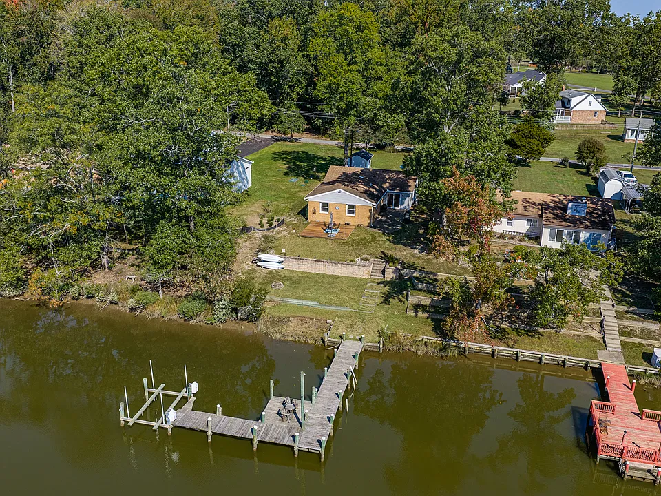421 Creek View Ln