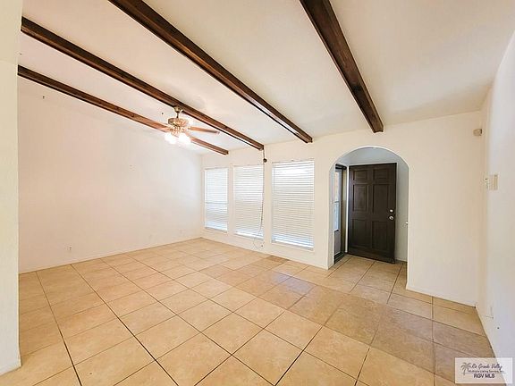 2nd image of 2802 Mariposa Ln
