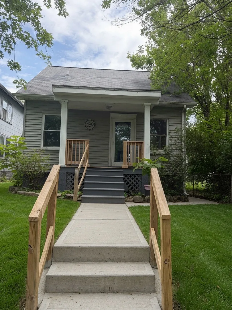 490 E Oakland Ave — Photo 1