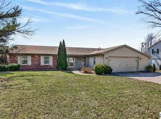 105 E Southglen Dr, Terre Haute, IN 47802