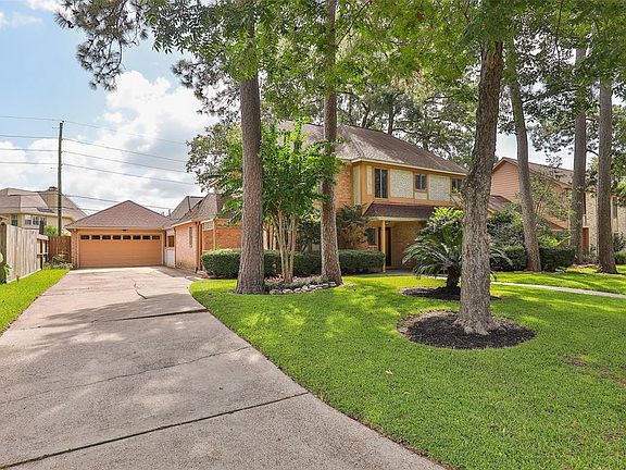 Long driveway provides plenty of parking space for family & guests.