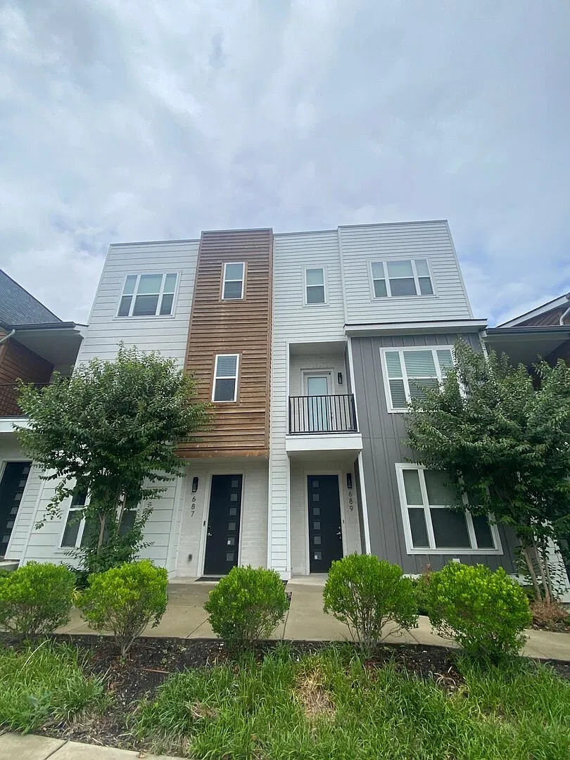 Amazing 3 Bedroom Townhome located in West Nashville — Photo 2