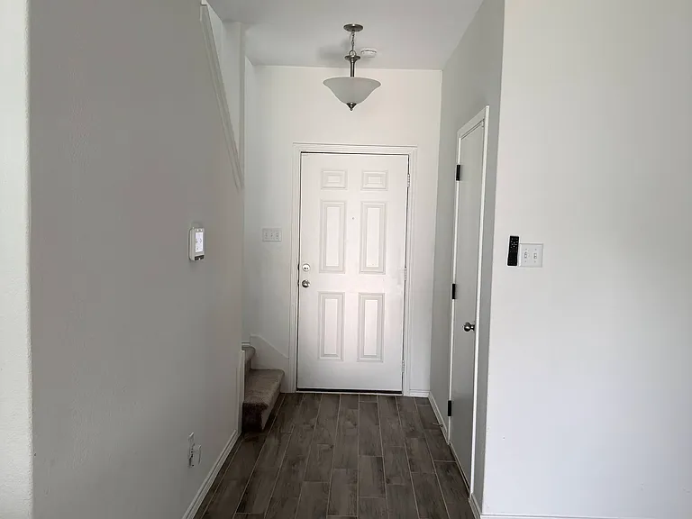 133 Bennington Dr — Photo 15