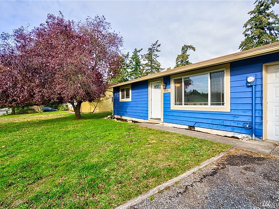 Front walkway, windows and roof approx 5 years old.
