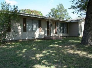 781 N Harris St, Giddings, TX 78942