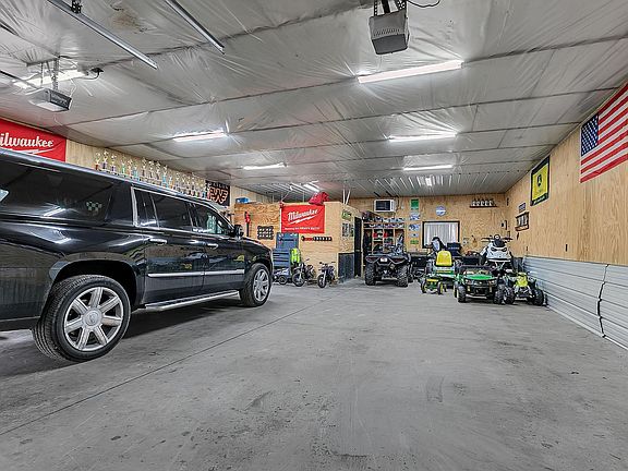 4th image of 7501 427th St