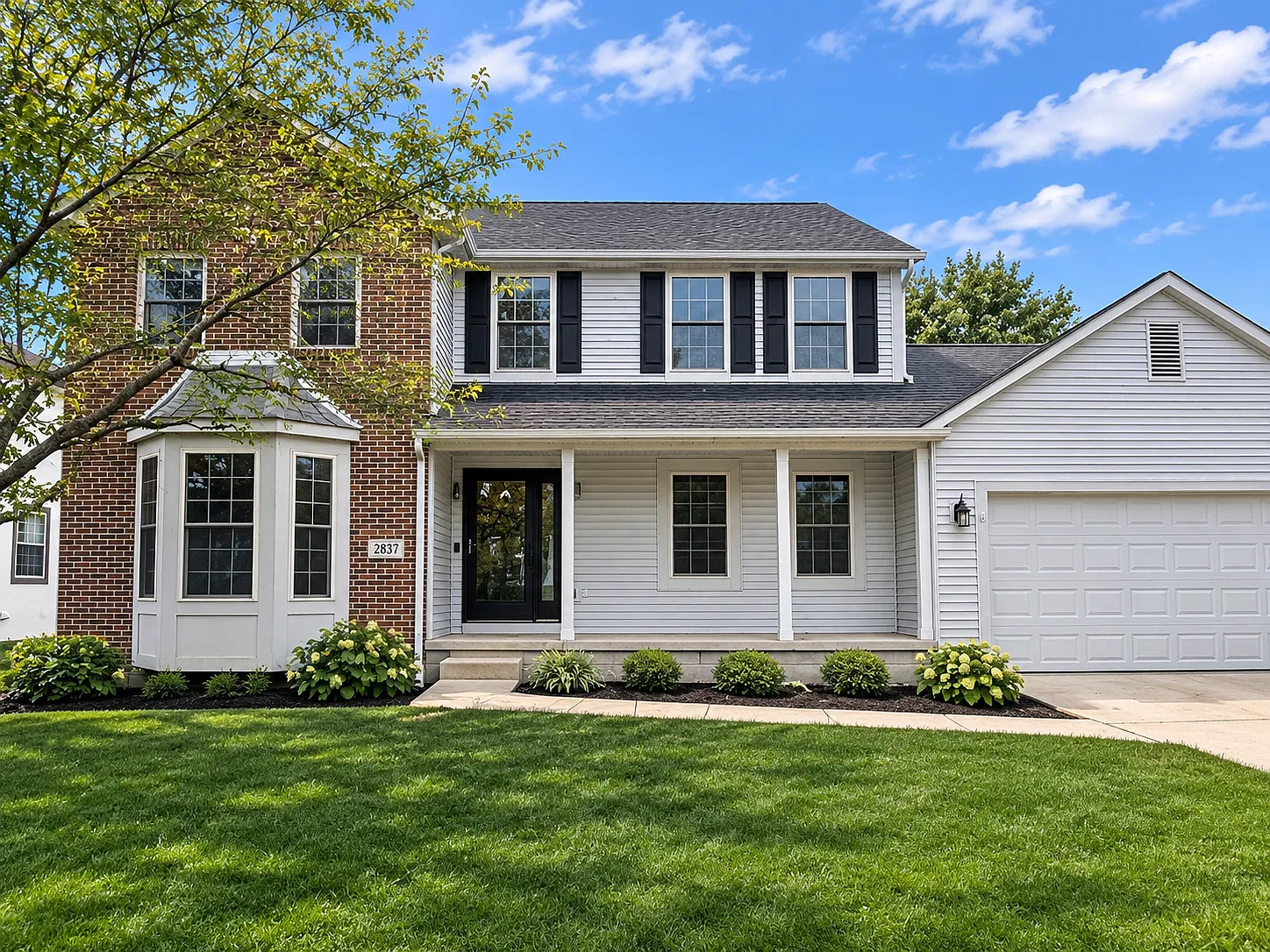 4 bed, 2.5 bath, 2600 sqft, $3,400 — Photo 1