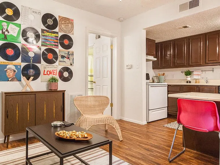 Casa 39 Apartments living area with decor