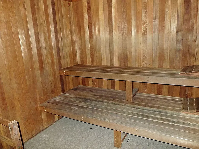 North Tower Apts — Photo 8