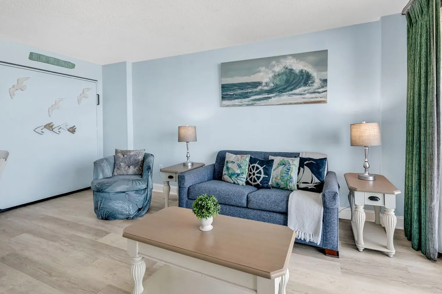 1 bed, 1.0 bath, 548 sqft, $2,964 — Photo 2