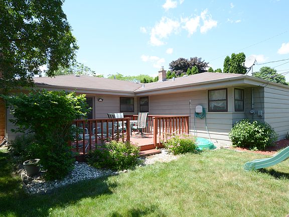 5th image of 5500 N Iroquois Ave