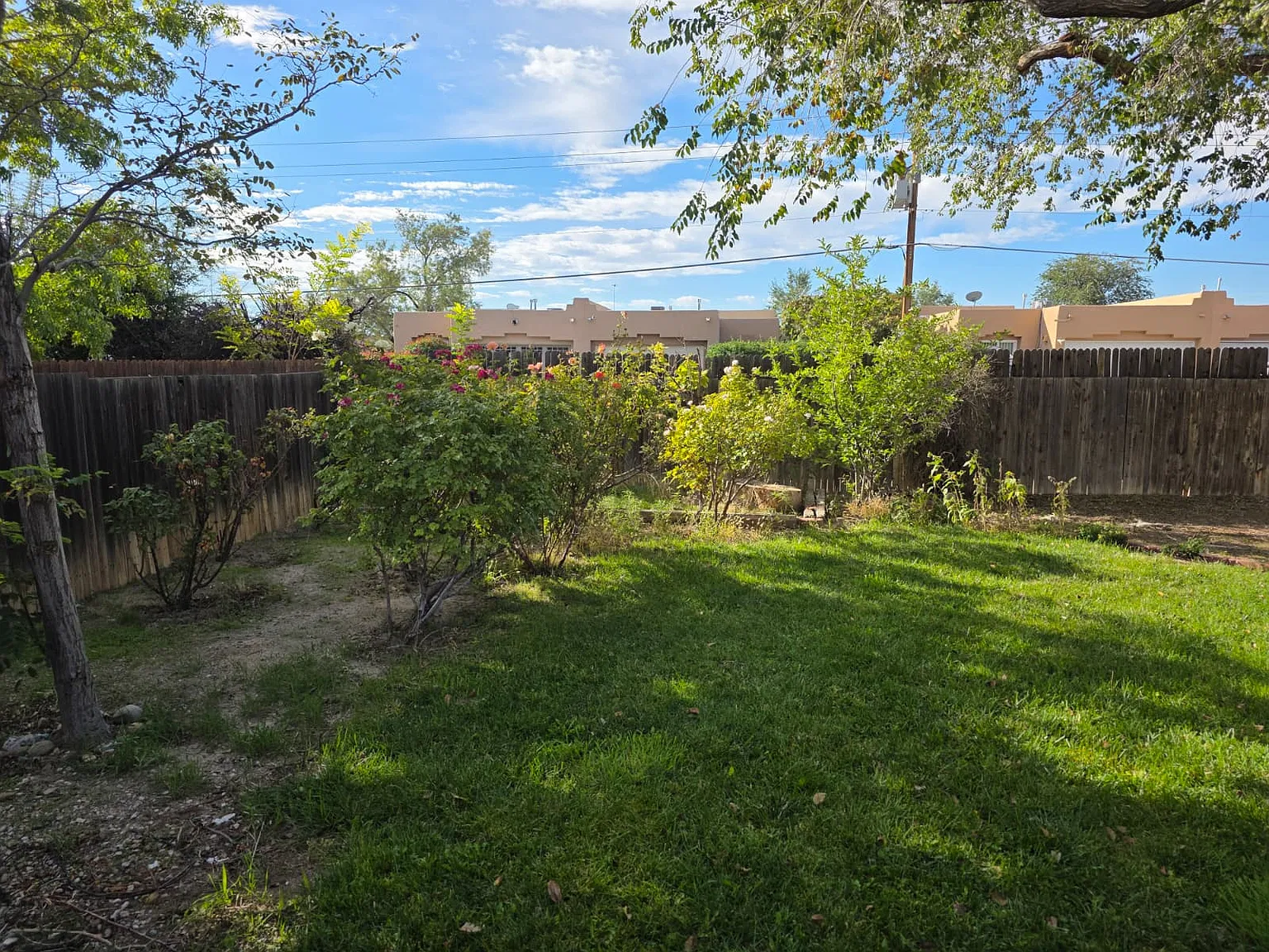 3 bed, 1418 sqft, $2,095 — Photo 3